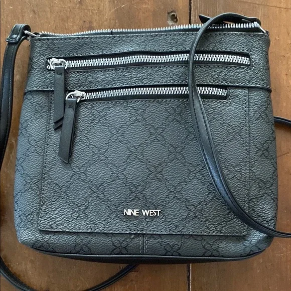 Nine West Black and Gray Crossbody Bag EUC - Picture 3 of 6